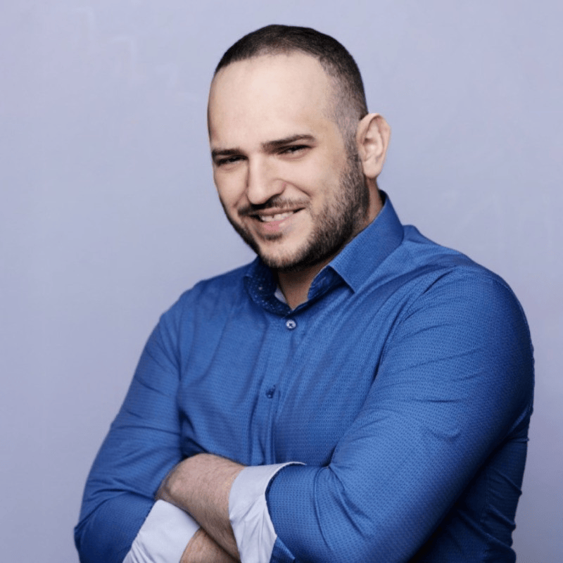 Max Isakov headshot